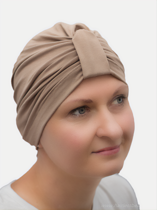 Fashionable and comfortable headwear for women with alopecia